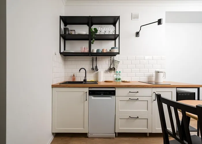 Grojecka Gateway By Bookinghost *