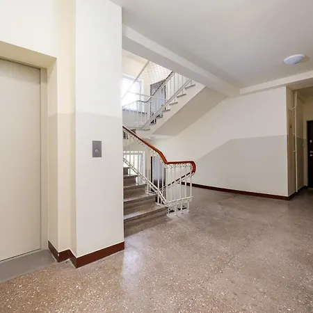 Grojecka Gateway By Bookinghost Apartman Varsó