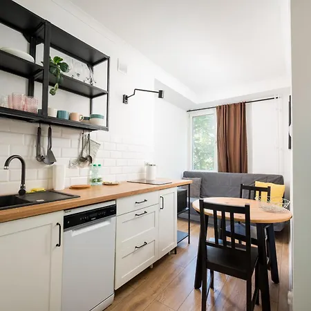 Grojecka Gateway By Bookinghost Varsavia