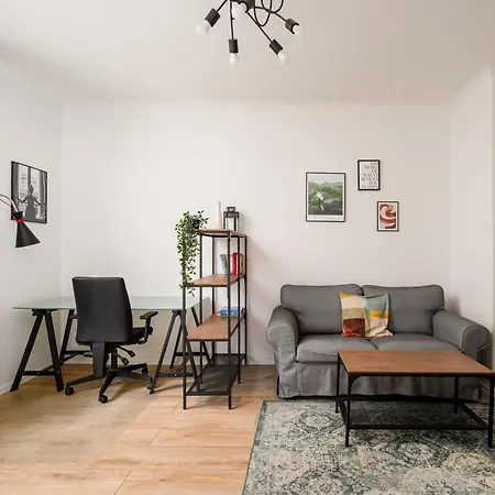 Grojecka Gateway By Bookinghost *