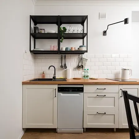 Grójecka Gateway By Bookinghost *